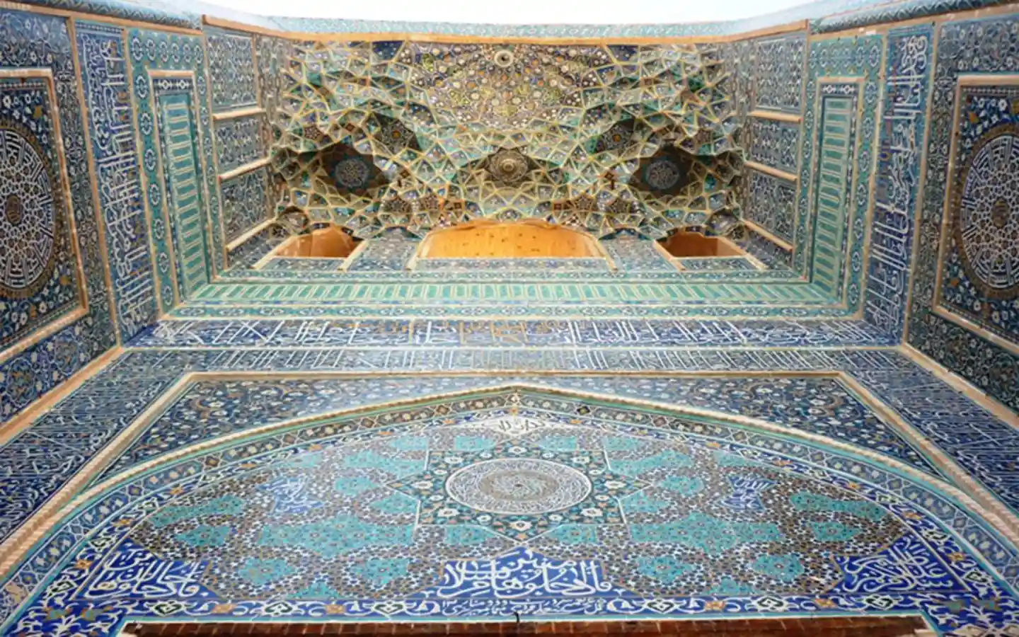 بررسی مسجد جامع یزد و کاشی کاری های بی نظیر آن
